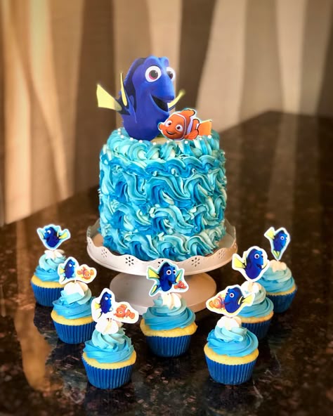 Finding Dory Cake Ideas, Finding Dory Cake Birthday, Finding Dory Smash Cake Ideas, Dory Smash Cake, Dory Birthday Party Decorations, Finding Nemo 1st Birthday Cake, Dory Cake Ideas, Finding Dory Smash Cake, Finding Dory 1st Birthday Girl