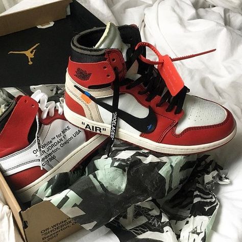 Hype Beast Aesthetic, Nike Shoes Aesthetic, Beast Aesthetic, Off White Jordan 1, Red Nike Shoes, Cute Sweatpants Outfit, Hype Beast, Hypebeast Style, Cute Sweatpants