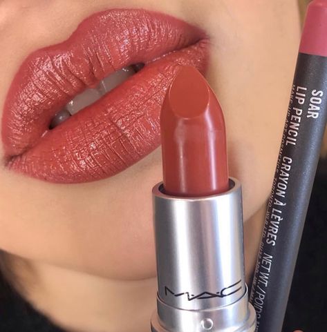 Mocha Lipstick, Beauty Eye Makeup, Mac Lipstick Swatches, Mac Lipstick Shades, Mac Lipsticks, Lipstick Kit, Eye Makeup Ideas, Art Design Ideas, Silicone Makeup