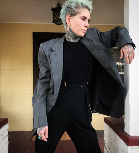 Androgyny Fashion, Enby Outfits, Enby Fashion, Gender Neutral Outfits, Queer Style, Butch Fashion, Genderqueer Fashion, Queer Shirt, Masc Fashion