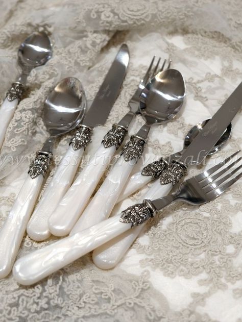 Tuscany Home, Window Treatments Sheer, Silver Cutlery, Under The Tuscan Sun, Antique Silverware, Vintage Cutlery, Vintage Dinnerware, Cute Kitchen, Natural Wood Finish