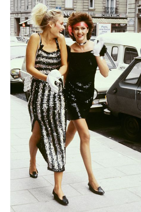 In Photos: The Best of '80s Fashion  - HarpersBAZAAR.com 80s Street Style, 80s Fashion Women, 1980s Fashion Trends, 80s Fashion Trends, 80’s Fashion, Fashion 80s, 80s And 90s Fashion, Moda Paris, 50 Style