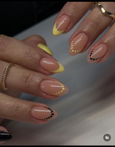 French Tips Black Women, French Dip Nails, French Tips Black, Natural French Nails, Pedi Designs, Nails 2025, Zebra Print Nails, Natural Nail Designs, Dip Nails