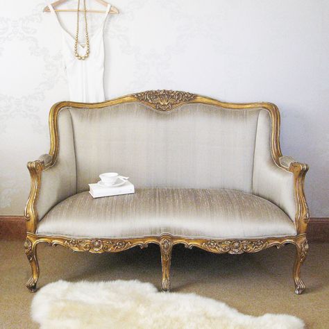 Beautiful Small Couch In Bedroom, French Style Sofa, French Furniture Bedroom, Sofa Arrangement, Rustic Furniture Diy, Gold Sofa, French Sofa, Small Couch, Bedroom Couch