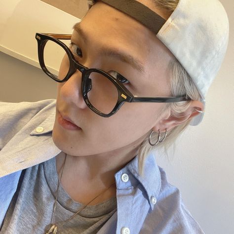 Dk Weverse, Donghyuk Ikon, Ikon Donghyuk, Cat Eye Glass, On Twitter, Twitter, Pins