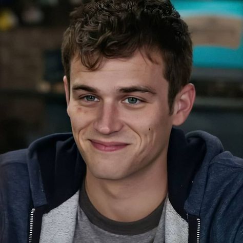 Brandon Flynn on Instagram: “puppy dog eyes” Brandon Flynn 13 Reasons Why, Justin 13 Reasons Why, 13 Reasons Why Memes, 13 Reasons Why Reasons, Brandon Flynn, Justin Foley, Thirteen Reasons Why, Theme Harry Potter, 13 Reasons Why