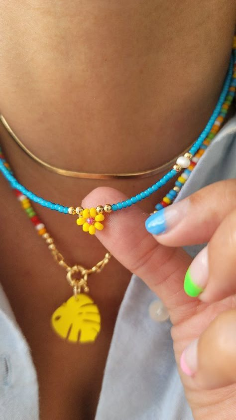 Jewelry Diy Necklaces, Diy Statement Necklace, Pop Jewelry, Diy Bracelets Tutorials, Diy Jewelry Necklace, Bead Charms Diy, Beaded Jewels, Easy Diy Jewelry, Beaded Jewelry Designs