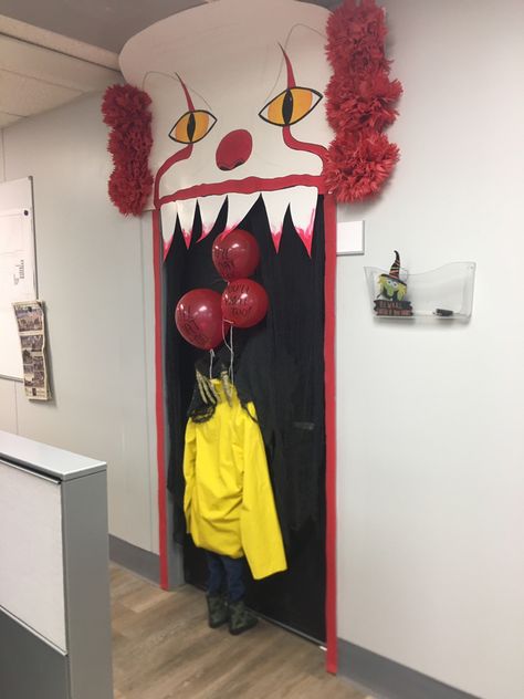 Scary Halloween Doors For School, Halloween Door Decorations Contest Apartment, Halloween Door Decoration Ideas For Office, It Door Decoration Halloween, Best Halloween Door Decorations Contest, Halloween Door Decorations Contest Work, Scary Door Ideas, Ideas Para Halloween Decoration, It Halloween Decorations