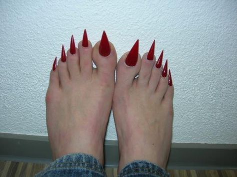 Toe Nails Ugly Socks, Long Toenails, Pointed Nails, Fashion Fail, Nail Art Tutorial, Nail Art Design, Toe Nails, Long Nails, Being Ugly