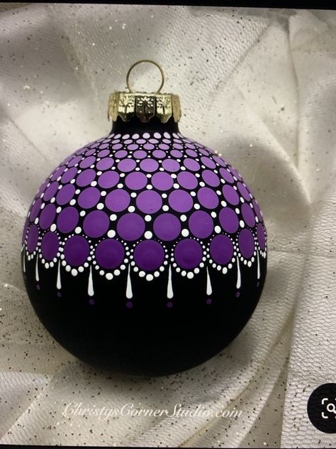 Halloween Dot Mandala, Dot Painting Ornaments, Dot Painting Christmas Ornaments, Dot Painting Christmas, Christmas Dot Painting, Christmas Mandala Art, Christmas Dotting, Mandala Christmas Ornaments, Dot Ornaments