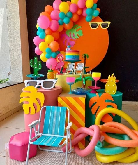 Fiesta Theme Pool Party, Summer Theme Birthday Party Decorations, Summer Party Decoration Ideas, Pool Party For Kids Birthday, Tropical Kids Birthday Party, Tropical Party Decorations Ideas, Aniversario Pool Party, Diy Pool Party Decorations, Party Pool Decorations