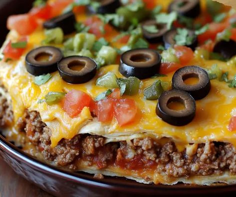 Chili Pie Burritos Pioneer Woman, Easy Baked Burrito Casserole, Tortilla Cheeseburger Pie, Burrito Pie Recipe, Pioneer Woman Chili Pie Burrito, Taste Of Home Burrito Bake, Burrito Pie, Baked Pie, Pie Recipe