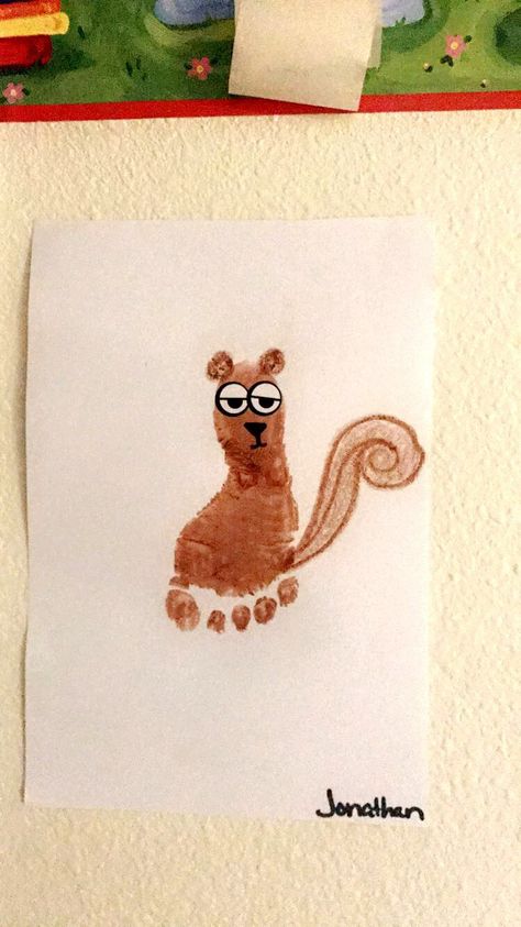 Squirrel Footprint Art, Squirrel Footprint Craft, Squirrel Art For Toddlers, Footprint Squirrel, Prek Art, Infant Crafts, Monkey Room, Fall Animals, Infant Art