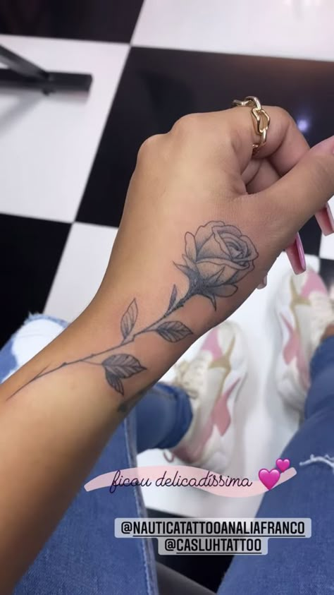 Thumb Tattoos, Wrist Tattoo Designs, Wrist Tattoo Ideas, Rose Hand Tattoo, Small Finger Tattoos, Rose Tattoos For Women, Hand Tattoos For Girls, Hand And Finger Tattoos, Cute Hand Tattoos