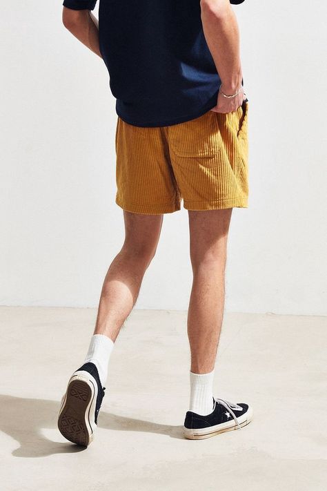 Corduroy Shorts Outfit, Mens Shorts Outfits, Urban Outfitters Men, Short Men Fashion, Shorts Outfits, Corduroy Shorts, Shorts Outfit, Minimal Outfit, Mens Fashion Classy