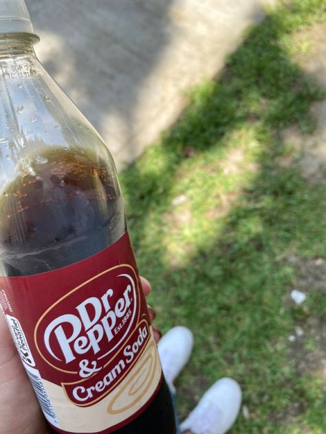 Cream Soda Aesthetic, Dr Pepper Cream Soda, Soda Aesthetic, Dr Pepper Can, Cream Soda, Dr Pepper, Soda Can, Favorite Drinks, Beverage Can