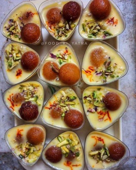 Milk Cake Recipe Indian, Easy Indian Dessert, Amazing Food Decoration, Vegetarian Fast Food, Gulab Jamun, Sweet Dishes Recipes, Just Eat, Indian Dessert Recipes, Delicacy Food