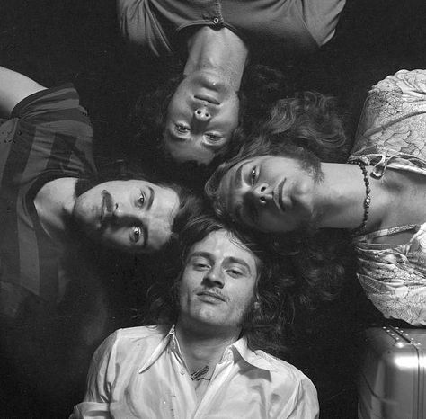 Led Zeppelin Photos Pictures and Photos Jimmy Page Robert Plant, Zed Leppelin, Robert Plant Led Zeppelin, Rock Aesthetic, John Paul Jones, John Bonham, Led Zep, Jimmy Page, Robert Plant