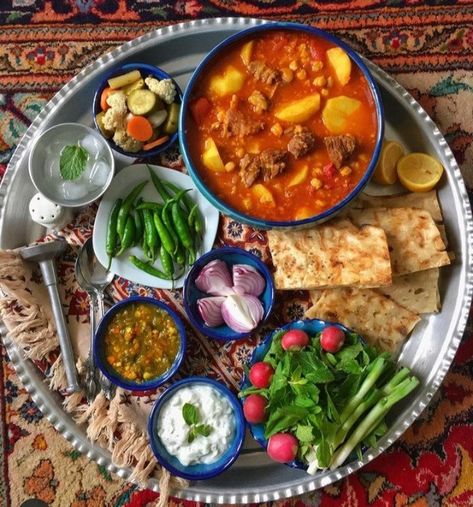 Iranian Food Photography, Persian Food Iranian Cuisine, Delicious Food Image, Iran Food, Afghan Food Recipes, Iranian Cuisine, Iranian Food, Persian Cuisine, Catering Ideas Food