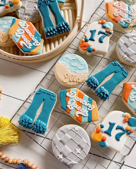 Fairytale Cookie Co. on Instagram: “Happy Sunday Dancing Queen. 💃💃💃 These Mamma Mia inspired cookies were just too fun to make 🥰 * * * * #fairytalecookieco #madewithlove…” Mamma Mia Birthday, Mamma Mia Party, Mama Mia Bachelorette Party, Queen Birthday Party, 17th Birthday Party Ideas, Seventeenth Birthday, 17 Birthday Cake, 17th Birthday Ideas, Queen Birthday