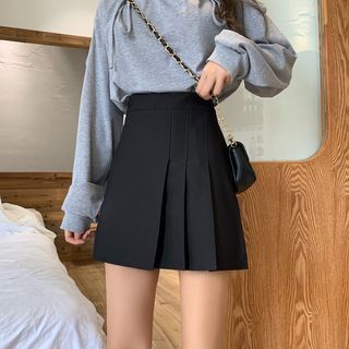 Rok Mini, 2000s Fashion Trends, Pastel Goth Fashion, Solid Skirt, Black Pleated Skirt, Aline Skirt, Y2k Aesthetic Outfits, Chic Blouses, Trendy Summer Outfits