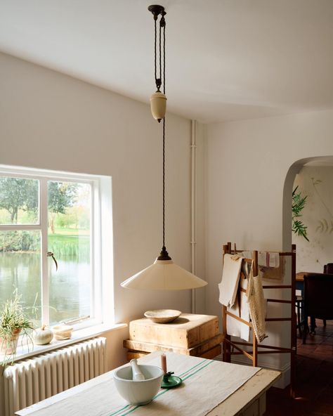 The Creamware Rise & Fall Light | deVOL Kitchens Dining Table Downlight, Classic English Kitchen, Porcelain Pendant Light, Lampe Industrial, Wall Cupboards, Devol Kitchens, Pantry Cupboard, English Kitchens, English Furniture