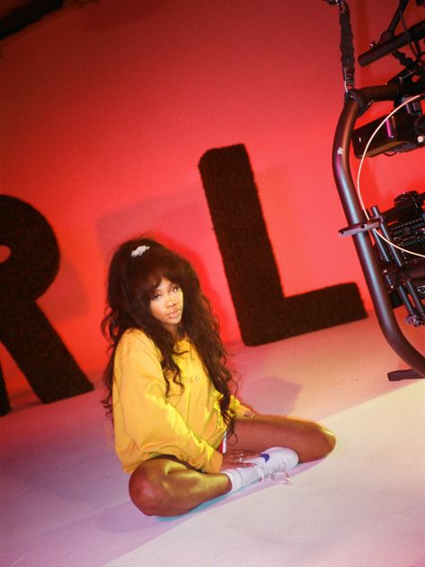 Sza Yellow, Sza Hair, Sza Singer, Teen Magazine, Female Rappers, Photo Wall Collage, Yellow Aesthetic, Top 40, Red Aesthetic