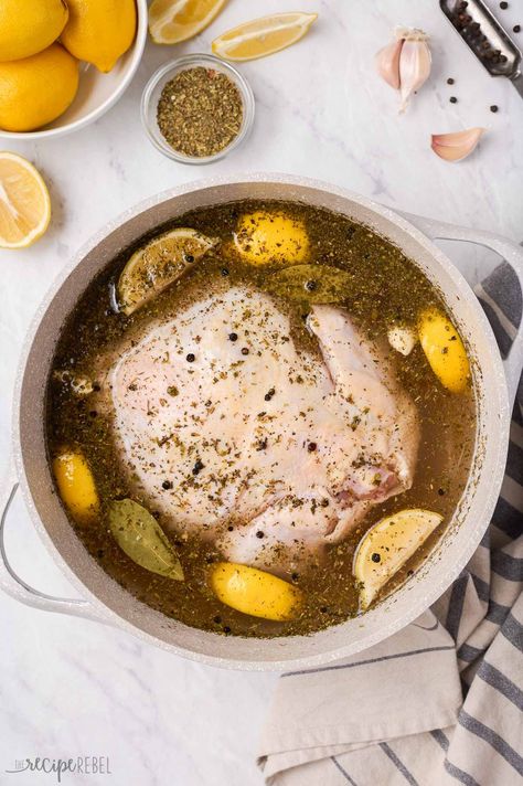 This Chicken Brine is the key to tender and flavorful chicken! This 10-minute recipe is a simple mix of salt, sugar, herbs, and seasonings. Roast Chicken Brine, Best Chicken Brine, Chicken Brine, Brine Chicken Breast, Roasting Chicken, Chicken Delight, Gf Dinner, Chicken Roast, Brine Chicken