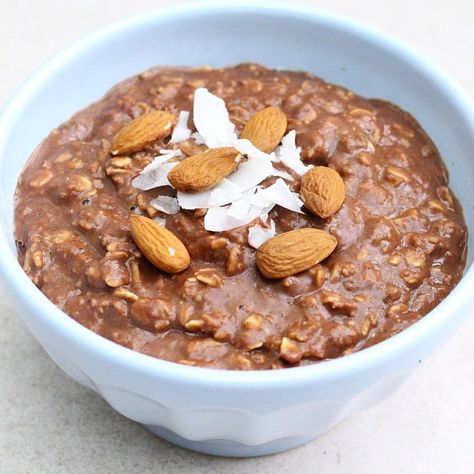 Protein Porridge, Chocolate Porridge, Healthy Protein Breakfast, Cacao Benefits, Porridge Bowl, Protein Chocolate, Porridge Recipes, My Protein, Low Carb Protein