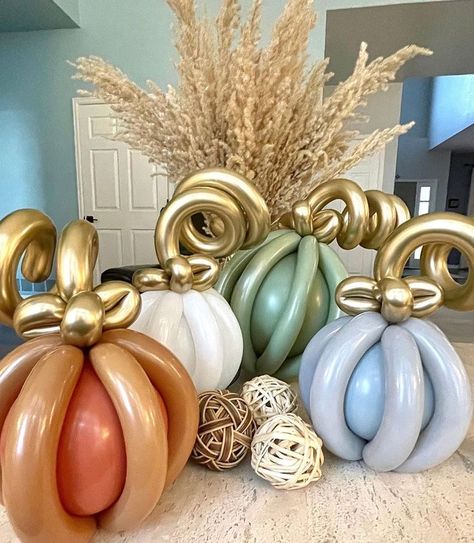 October Balloon Garland, Fall Pumpkin Balloon Arch, Thanks Giving Balloon Decor, Pumpkin Balloon Centerpiece, Thanksgiving Balloon Arch Ideas, Beginner Balloon Garland, Fall Festival Balloon Decor, Little Pumpkin Baby Shower Balloon Arch, Little Pumpkin Balloon Arch