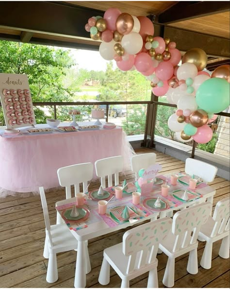 Toddler Party Table, Kids Table For Party, Kids Table Birthday Party, Kids Party Table Set Up Ideas, Kids Birthday Picnic, Kids Party Table, Kids Birthday Food, Aaliyah Birthday, Summer Kids Party