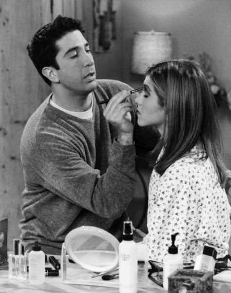 Although I own quite a bit of makeup, I wear the same face on most days. This makeup routine doesn’t pop my budget or my time as it's quite quick and easy. Couple Tumblr, Morning Makeup, Friends Scenes, Jenifer Aniston, Friends Episodes, Friends Poster, Ross Geller, Friends Cast, Friends Tv Series