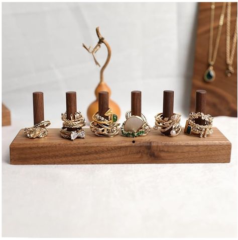 Wood Jewelry Hanger, Ring Holder Wood, Wooden Jewelry Stand Diy, Ways To Display Jewelry To Sell, Jewelry Display Ideas Home, Ring Displays For Craft Shows, Jewlrey Organization Diy, Creative Earring Display, Ring Display Ideas