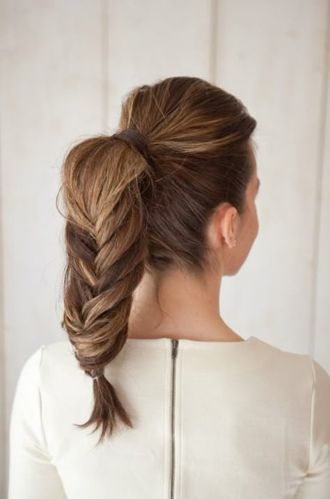 #fishtailbraids Photography: Danielle Evans via The Bride Link - www.thebridelink.com/blog/2014/02/13/how-to-fishtail-braid-ponytail-by-southern-belle-beauty/ View entire slideshow: Bridal Fishtail Braids on http://www.stylemepretty.com/collection/1302/ Bridal Fishtail Braid, Fishtail Braids, Braid Ponytail, Bridal Braids, Ponytail Hairstyles Easy, Second Day Hairstyles, Cute Braided Hairstyles, New Year Eve, Fishtail Braid