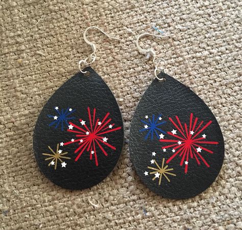 4th Of July Earring Ideas, Circuit Jewelry, Circuit Earrings, Fourth Of July Earrings, Vinyl Earrings, Cricut Earrings, Silhouette Jewelry, Diy En Cuir, Diy Leather Earrings