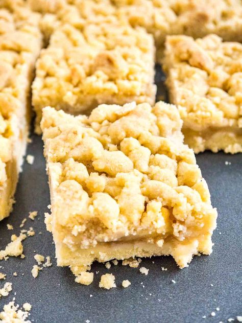 Apple Pie Sheet Cake, Sheet Pan Apple Cake, Apple Sheet Cake, Easy Apple Strudel Recipe, Apple Streusel Cake, Chimney Cakes, Cake Sheet, Cake Recipes Easy, Moist Apple Cake