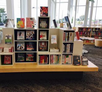 Visual Merchandising – Applying Bookstore Insights to Public Library Collections Book Merchandising, Bookstore Display, Bookshelf Display, Booth Inspiration, Library Work, Library Book Displays, Mobile Library, Book Displays, Library Display