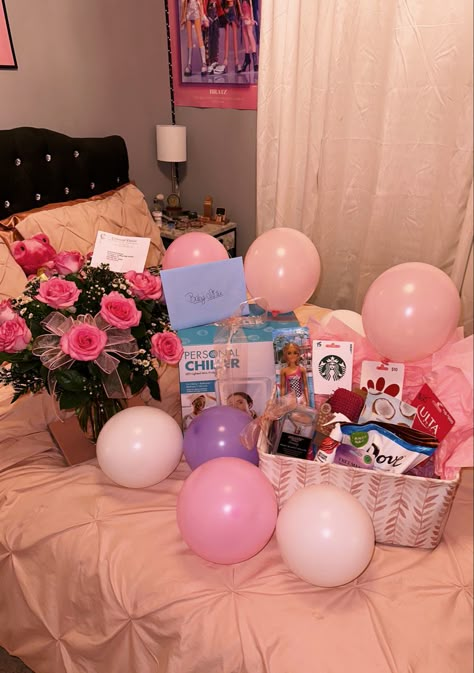 18th Birthday Gift Ideas For Girlfriend, 18th Birthday Gift For Sister, Gf Birthday Basket, Bratz Gift Ideas, 18th Birthday Gifts For Girlfriend, 18th Birthday Gifts Girl, Girly Gift Baskets Birthdays, 18th Birthday Gift Basket, Pink Birthday Basket