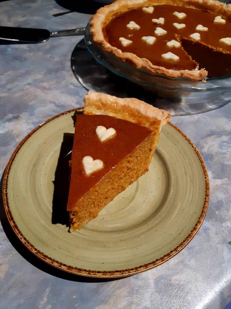 [Homemade] Pumpkin pie #food #foods Baking Pumpkin Pie Aesthetic, Thanksgiving Pies Aesthetic, Pumpkin Pie Aesthetic, Pie Aesthetic, Avocado Vegan, Friends Ideas, Fall Coloring, Homemade Pumpkin Pie, Thanksgiving Pies