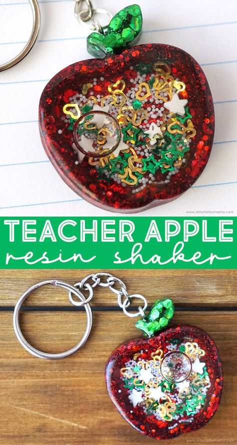 Diy Shaker Keychain, Resin Shaker Keychain, Shaker Keychain, Candle Crafts, Epoxy Ideas, Candle Crafts Diy, Diy Jewelry Inspiration, Diy Epoxy, Bottle Jewelry