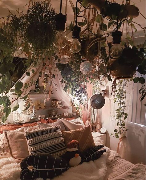 Grunge Cottagecore Bedroom, Fairy Grunge Apartment, Cottagecore Themed Room, Druid Room Aesthetic, Therian Room Ideas Bedrooms, Goblincore Dorm Room, Fairy Core Bedroom Aesthetic, Therian Bedroom Ideas, Goblincore Room Ideas