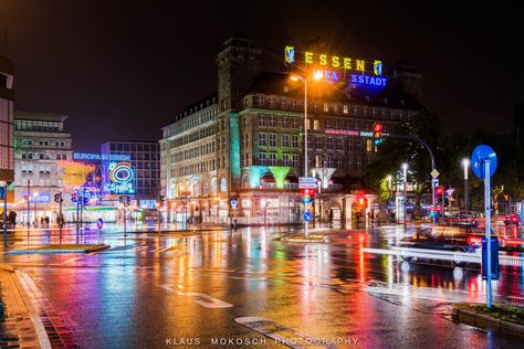 https://flic.kr/p/AmjW1y | Stadt ESSEN - Regennacht | Essen city Germany by rain night  - empfohlen von First Class and More Essen Germany City, Rain Night, Dusseldorf, City Trip, Insta Stories, Travel Goals, Insta Story, First Class, Colorful Fashion