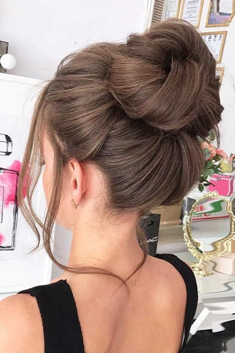 Bun Hairstyles picture2 Hair Bun Design, French Roll Hairstyle, High Bun Hairstyles, Girl Hair Colors, Medium Length Hairstyles, Low Bun Hairstyles, Roll Hairstyle, Trendy Hairstyle, High Bun