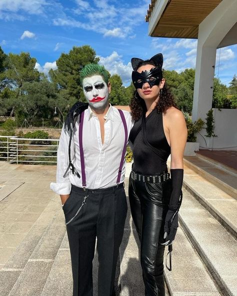 Batwoman And Joker Costume, Joker And Catwoman Costume, Joker Outfit Men, Joker Halloween Costumes Men, Joker Couple Costume, Mens Joker Costume, Joker Costume Men, Female Joker Halloween, Catwoman Halloween Costume