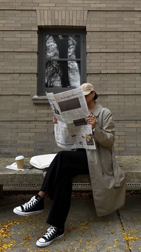 Newspaper Outfit, Newspaper Shoot, Bw Photoshoot, Minimal Moodboard, Paris Shoot, Denim Photoshoot, Street Shoot, Newspaper Layout, Restaurant Aesthetic