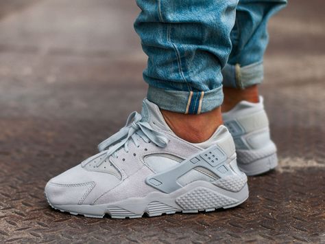 Nike Air Huarache Run Premium Neutral Grey Huarache Outfit, Huaraches Outfit, Nike Air Flight, Air Flight, Huarache Run, Nike Air Huarache, Air Huarache, Best Shoes, Outdoor Clothing