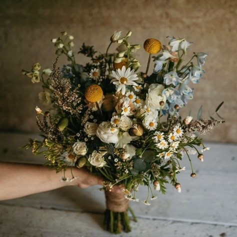 Country Wedding Bouquet, Wildflower Wedding Theme, Wildflower Wedding Bouquet, Forest Theme Wedding, Woodsy Wedding, Wildflower Bouquet, Wedding Color Palette, Wildflower Wedding, Wedding Guide