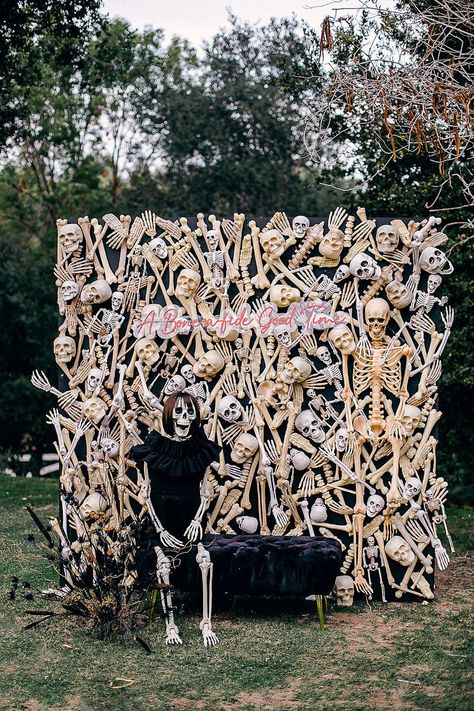 Spooky skeleton themed backyard Halloween party | Party + Entertaining Ideas | 100 Layer Cake Garden Halloween Party, Halloween Anniversary Party Ideas, Glam Halloween Party Decor, Halloween Event Decorations, Party Outside Ideas Backyards, 2023 Halloween Party Ideas, Spooky Party Decor, Halloween Theme Outside Decor, Halloween Themes 2024