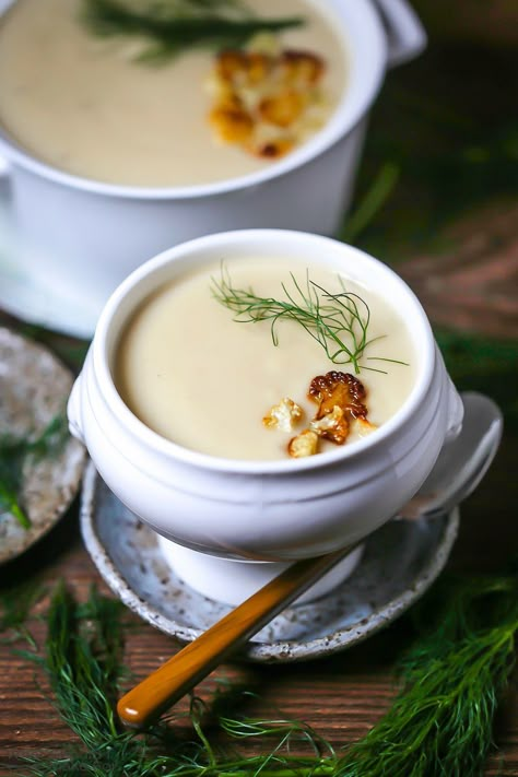 Roasted Fennel and Cauliflower Soup Soup Cauliflower, Fennel Soup, Simple Soup, Cauliflower Soup Recipes, Roasted Potato, Roasted Fennel, Soup And Stew, Cauliflower Soup, Goulash