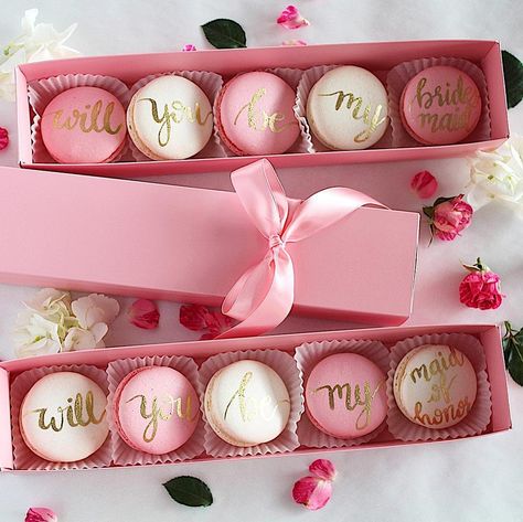 Read to pop the question to your future bridesmaids? Bridesmaid proposals are a great way to show your crew some love. Here are some of our favorite ideas. Chocolate Wedding, Wedding Party Bridesmaid, Asking Bridesmaids, Bridesmaid Boxes, Pnina Tornai, Edible Gold, Bridesmaid Box, Bachelorette Party Games, Bridesmaid Proposal Box